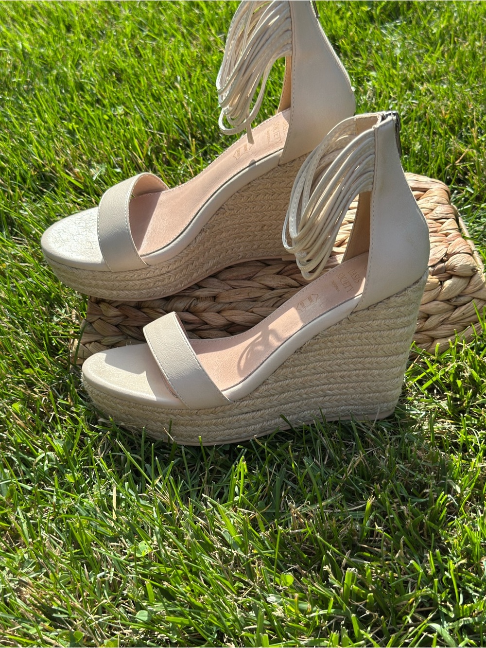 Women's Oasis Society Rosalie  Espadrille Ankle Wedge Sandals with Ankle Wrap - Picture 8 of 8